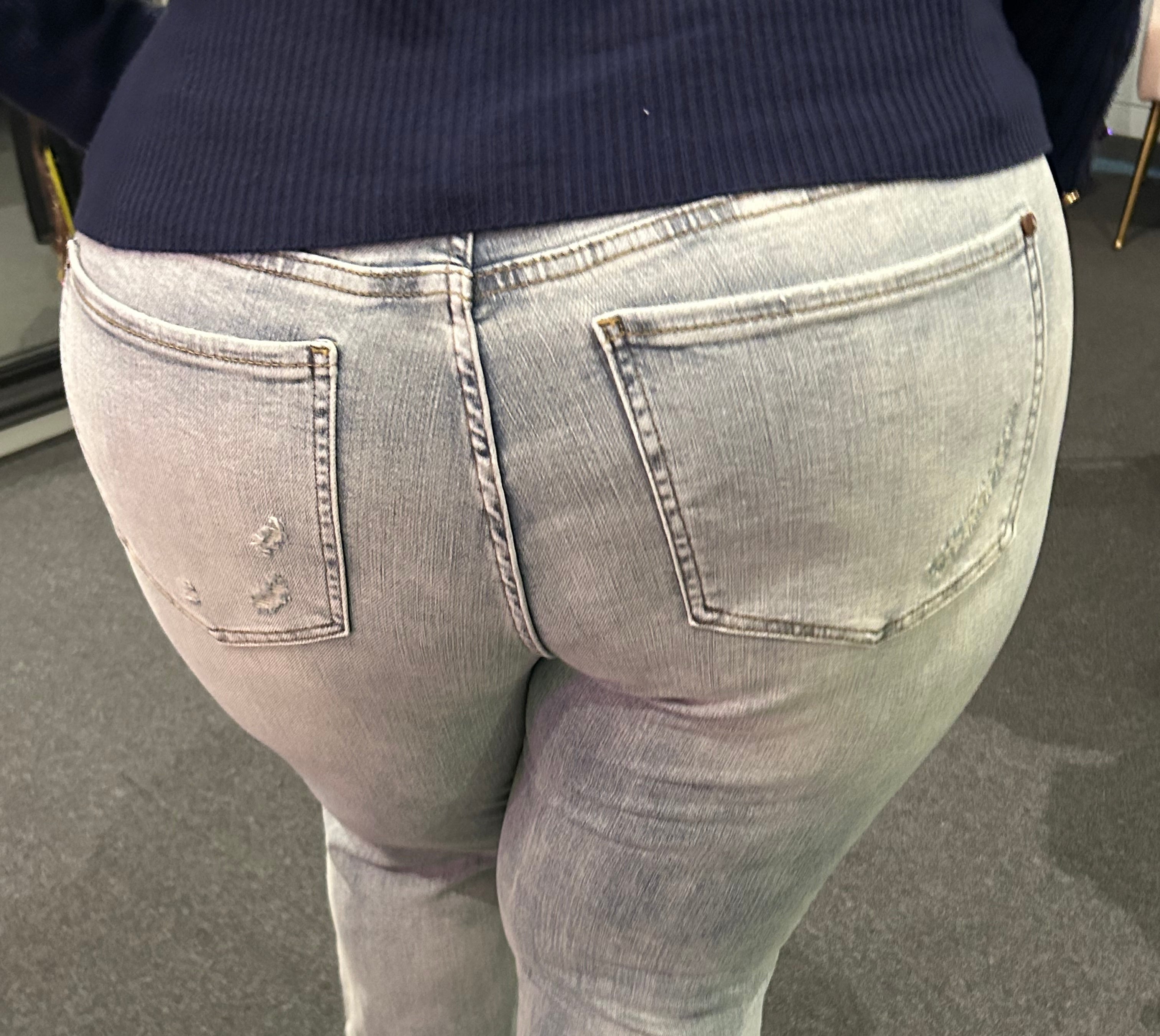 Judy Blue Mid-Rise Light Wash Flare