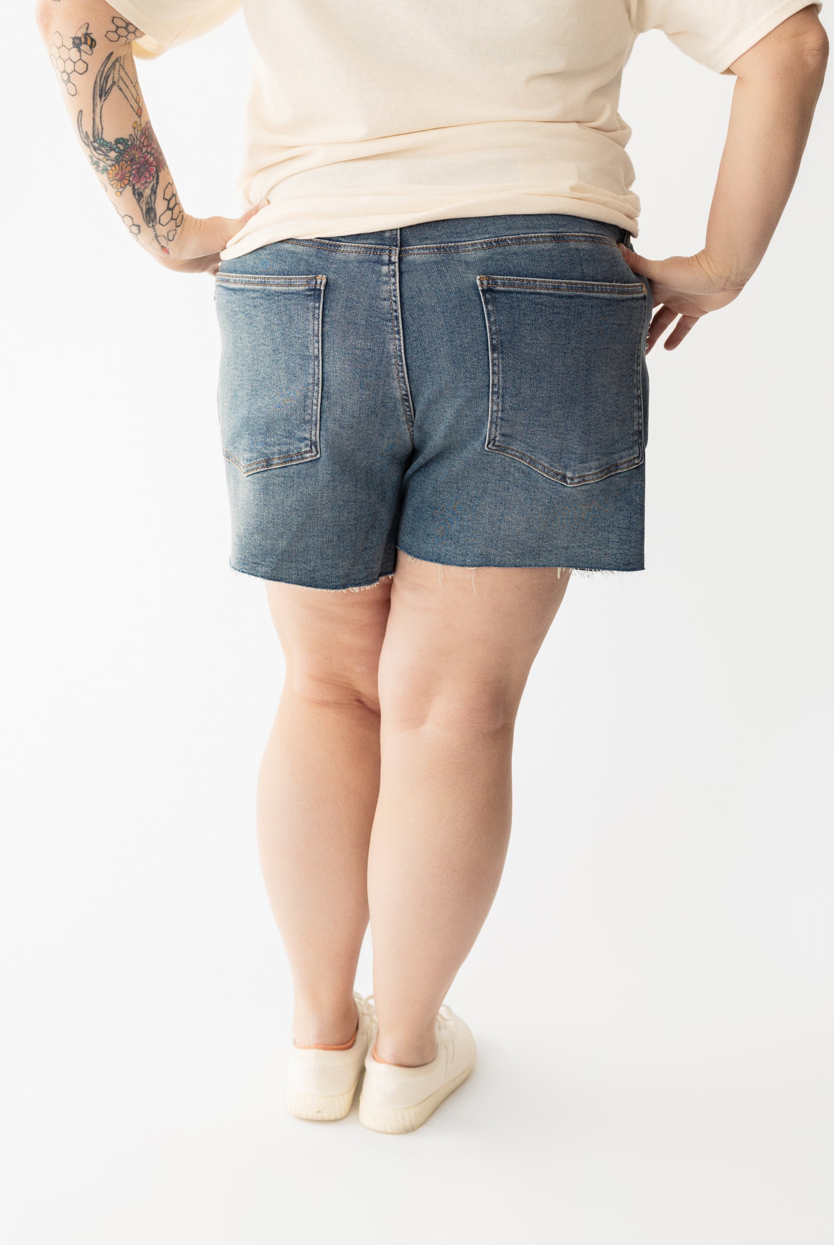 Judy Blue HW RM Studded Shorts