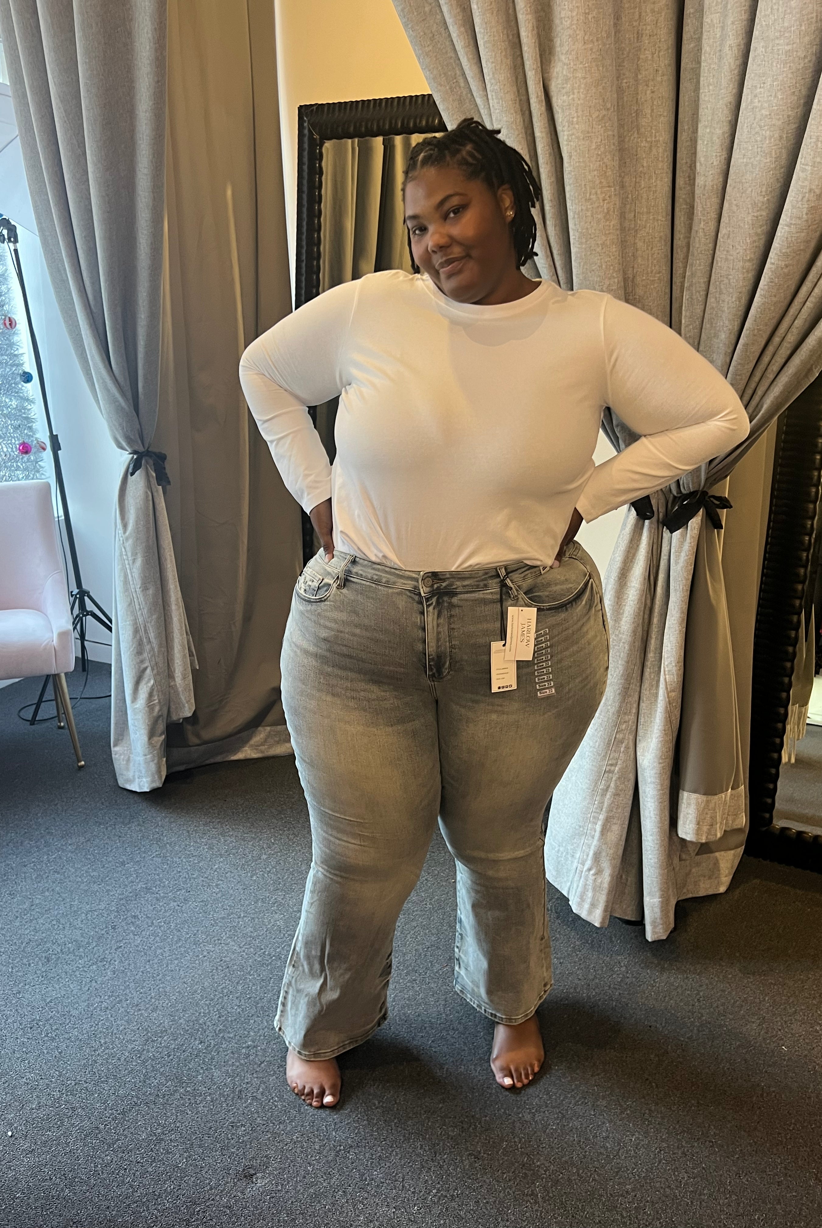 Judy Blue Mid-Rise Light Wash Flare
