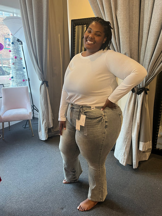 Judy Blue Mid-Rise Light Wash Flare