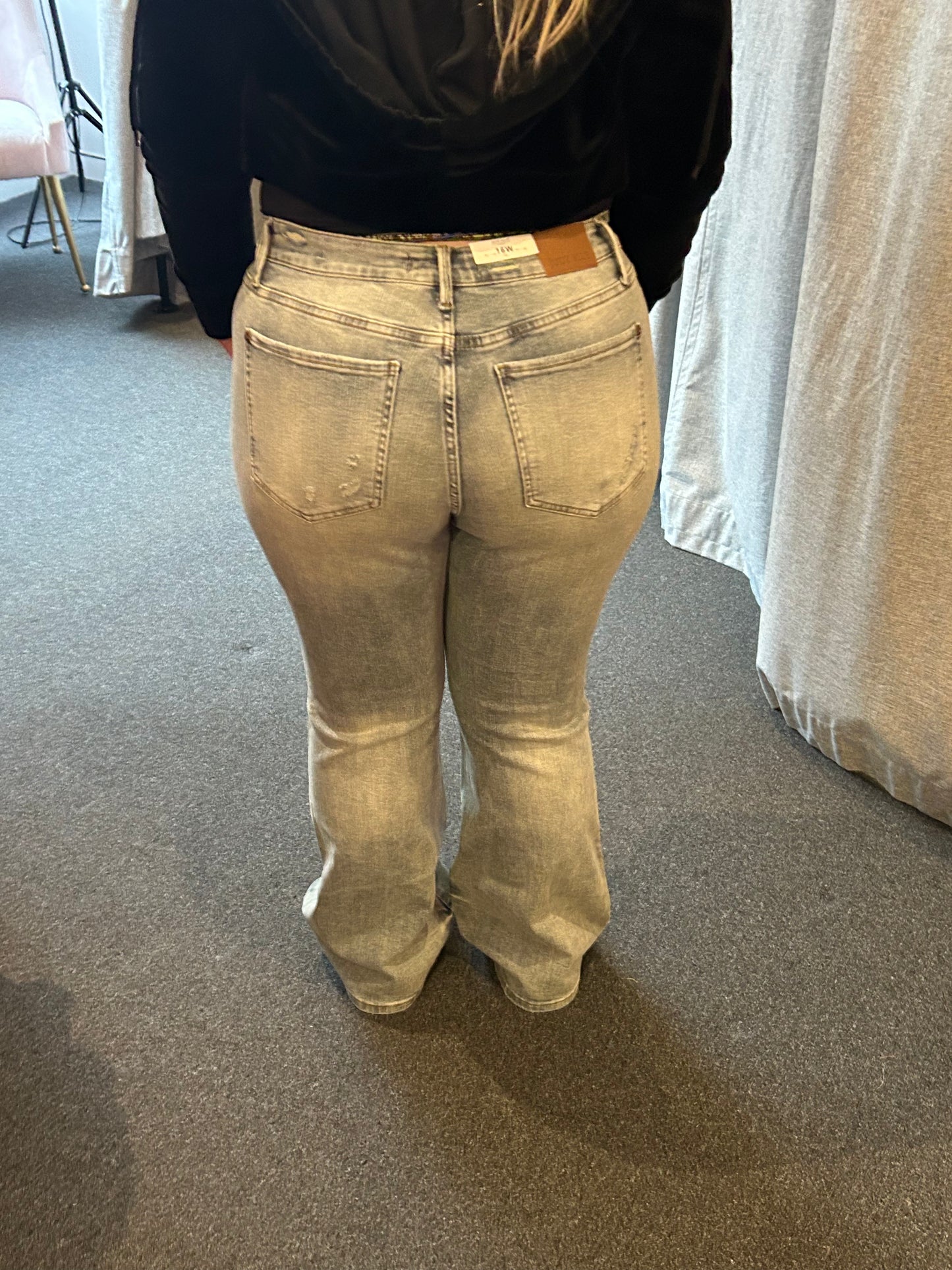 Judy Blue Mid-Rise Light Wash Flare