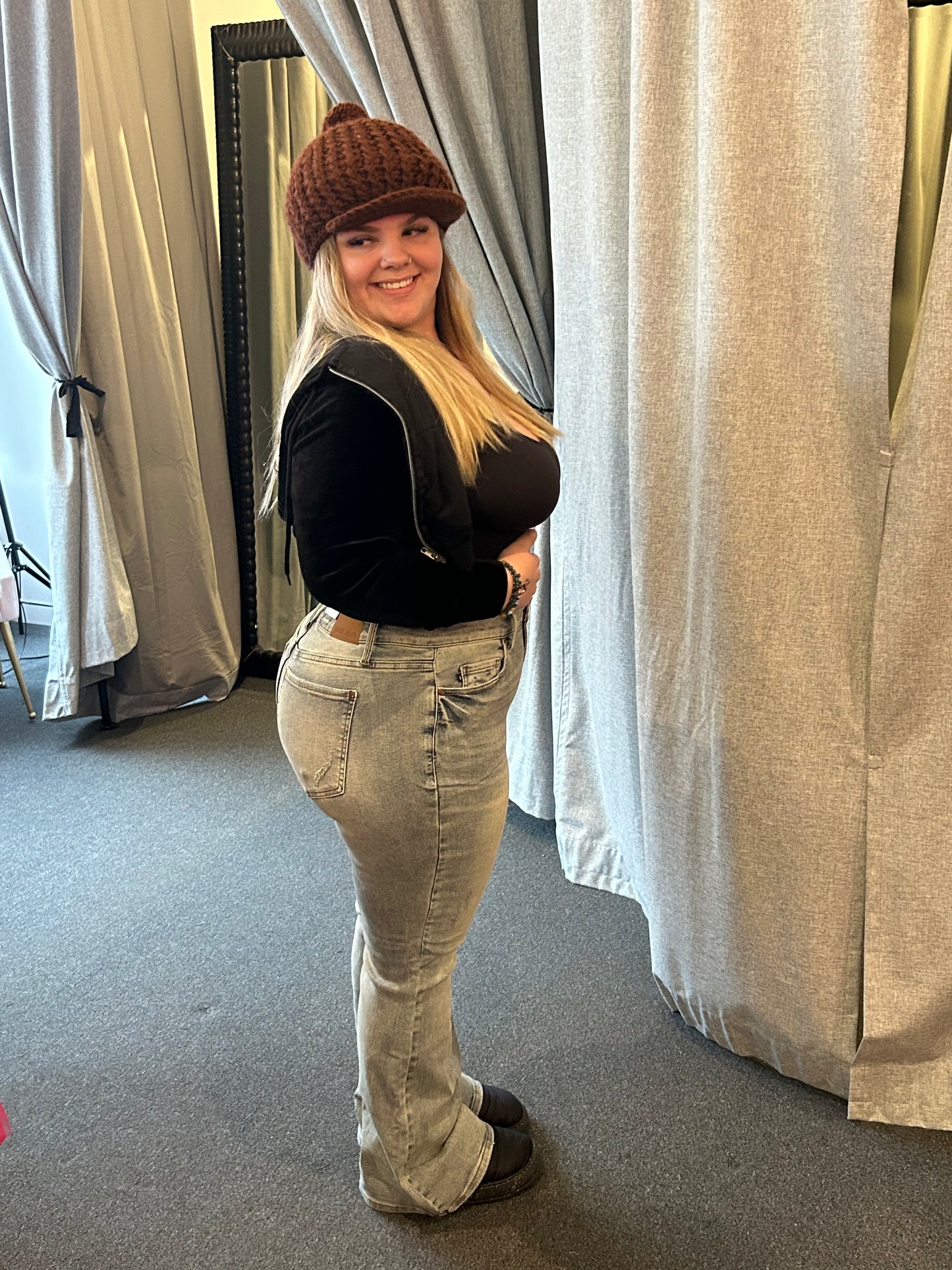 Judy Blue Mid-Rise Light Wash Flare