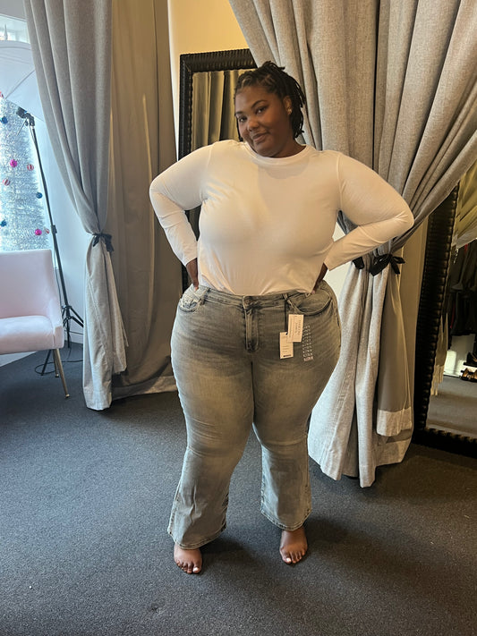 Judy Blue Mid-Rise Light Wash Flare