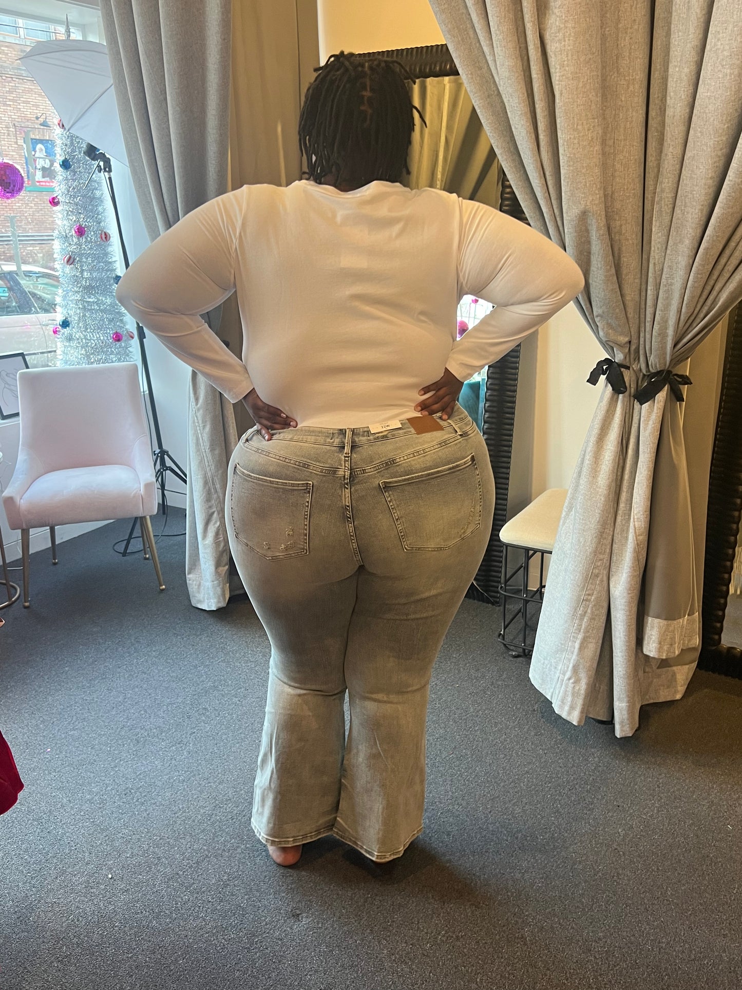 Judy Blue Mid-Rise Light Wash Flare